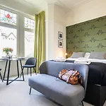 The Belmont - 4*