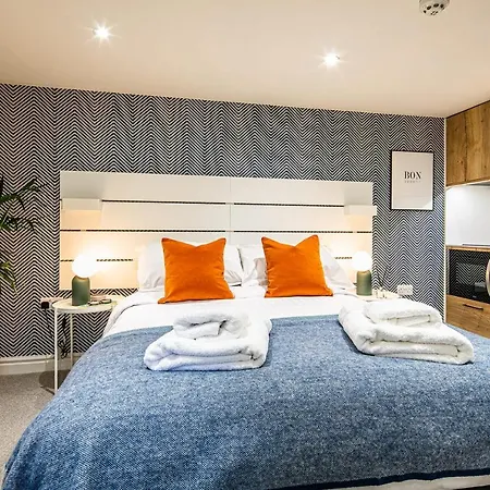 מלון דירות The Belmont - With Free Parking 4*