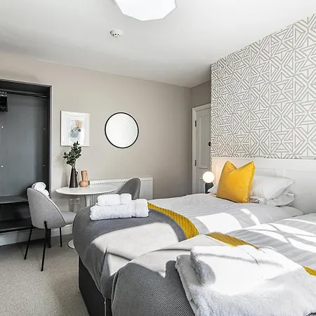 The Belmont - With Free Parking מלון דירות 4*