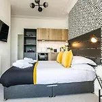 The Belmont - 4*